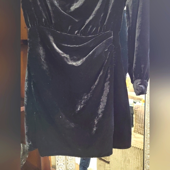 NEW WITH TAGS ZARA DRESS - Picture 3 of 10